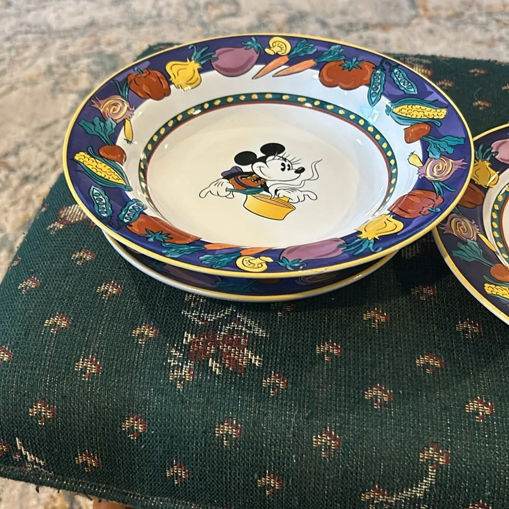 Vintage Minnie, mouse salad and soup plate with saucer in great shape themed - Picture 4 of 10